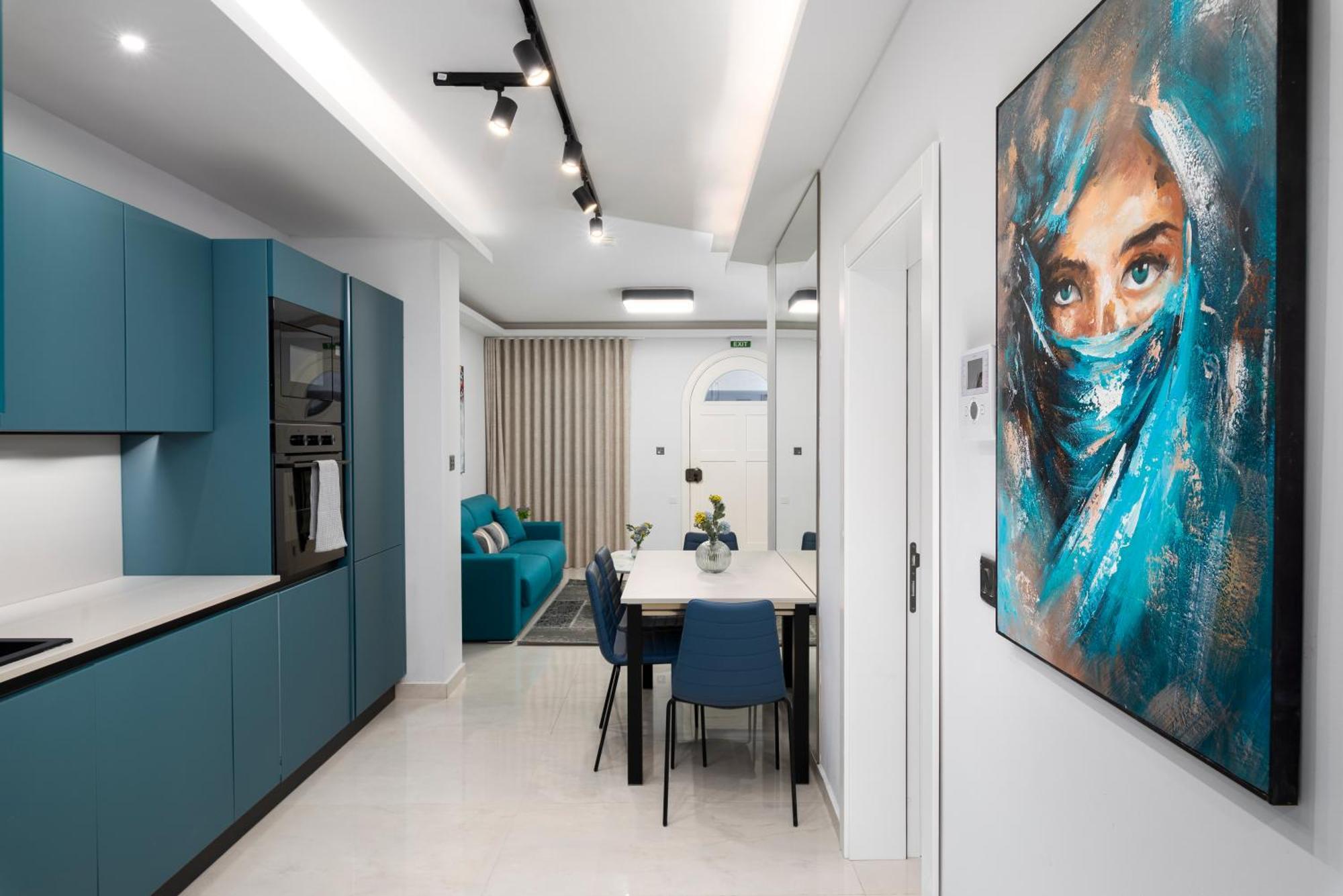 Apartment Chic, Modernized Maisonette - Close To Tigne Point, & Saint Julian's Sliema