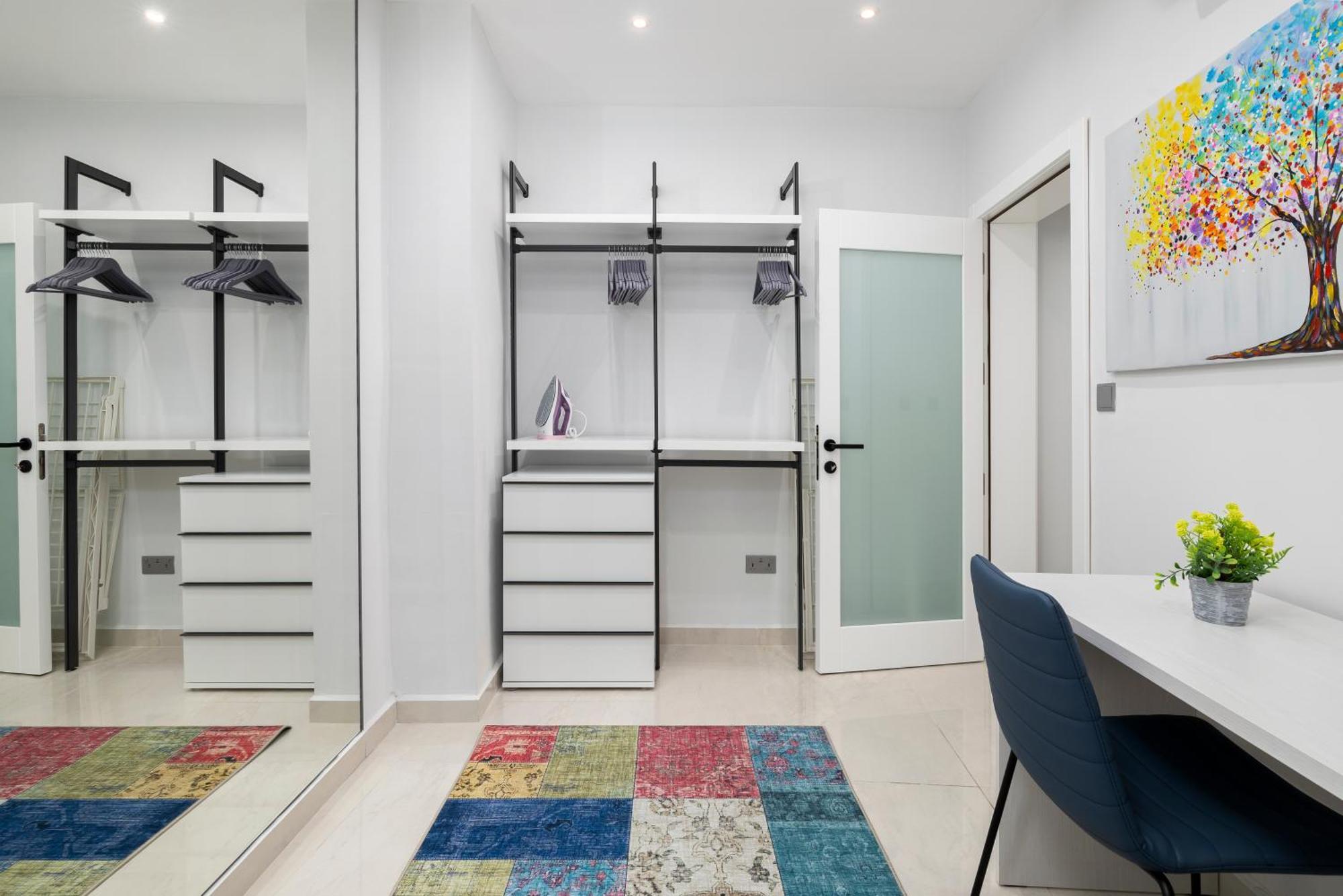 Chic, Modernized Maisonette - Close To Tigne Point, & Saint Julian's