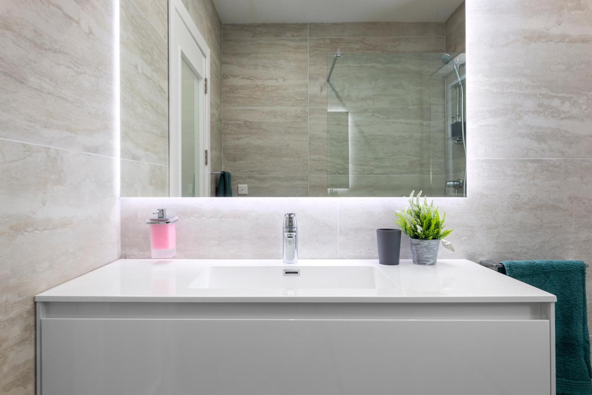 Chic, Modernized Maisonette - Close To Tigne Point, & Saint Julian's Apartment Sliema
