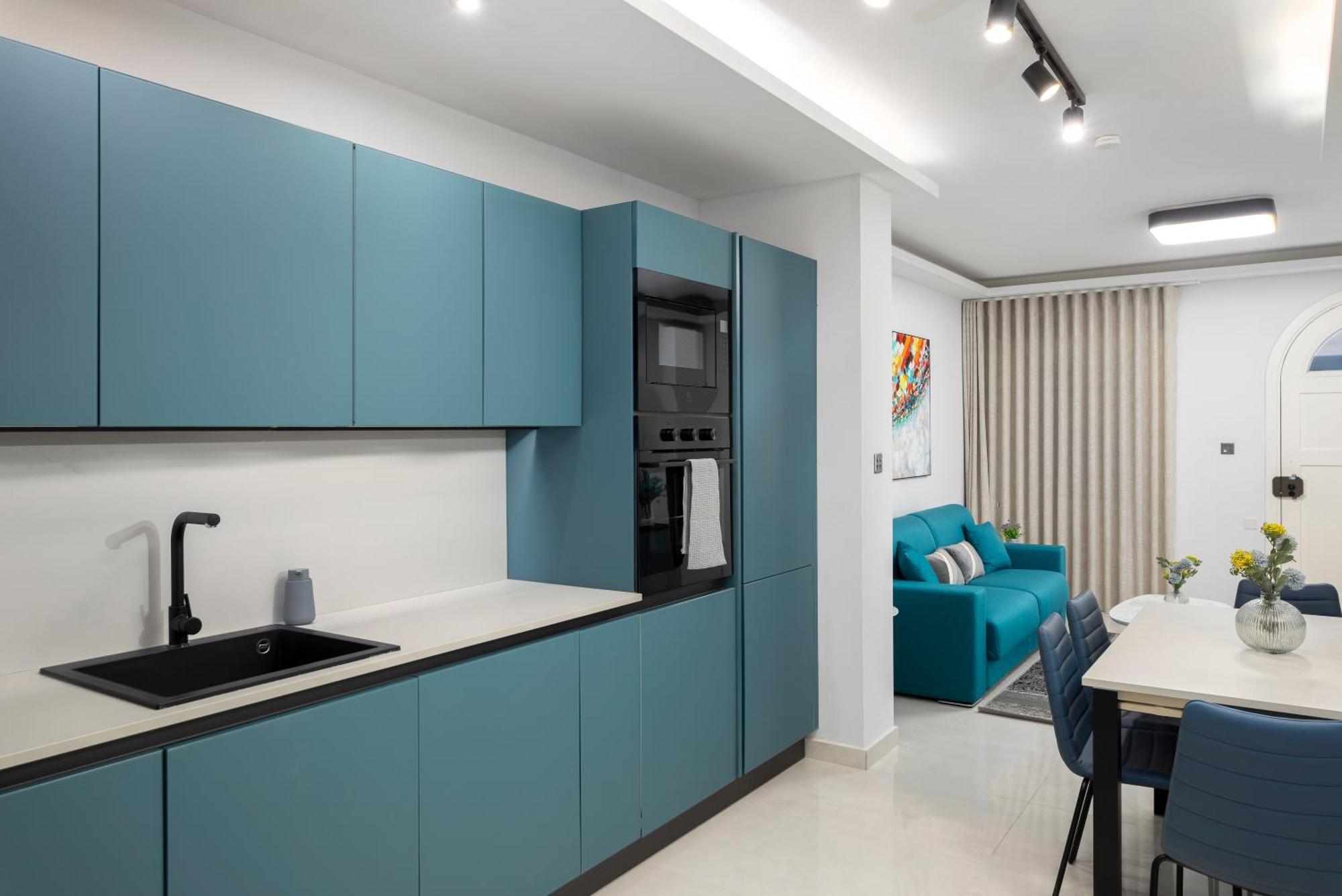 Chic, Modernized Maisonette - Close To Tigne Point, & Saint Julian's Apartment