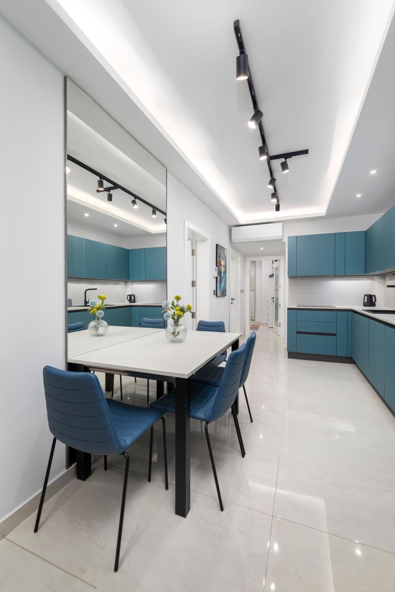 Chic, Modernized Maisonette - Close To Tigne Point, & Saint Julian's Sliema