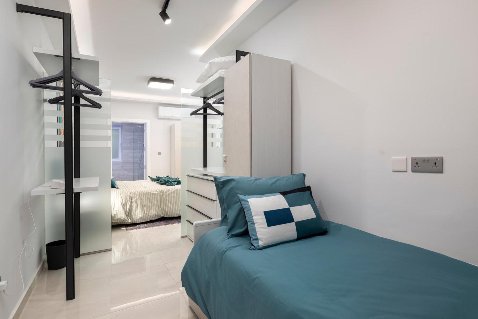 Chic, Modernized Maisonette - Close To Tigne Point, & Saint Julian's Apartment